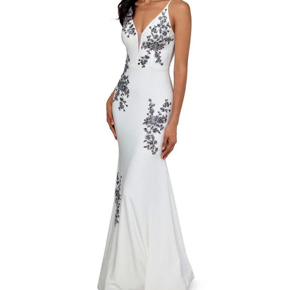 Xscape, size 0, white dress with sequins